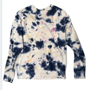 Nike Tie-Dye Pullover Sweatshirt